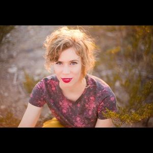 Meet your Posher, Janelle